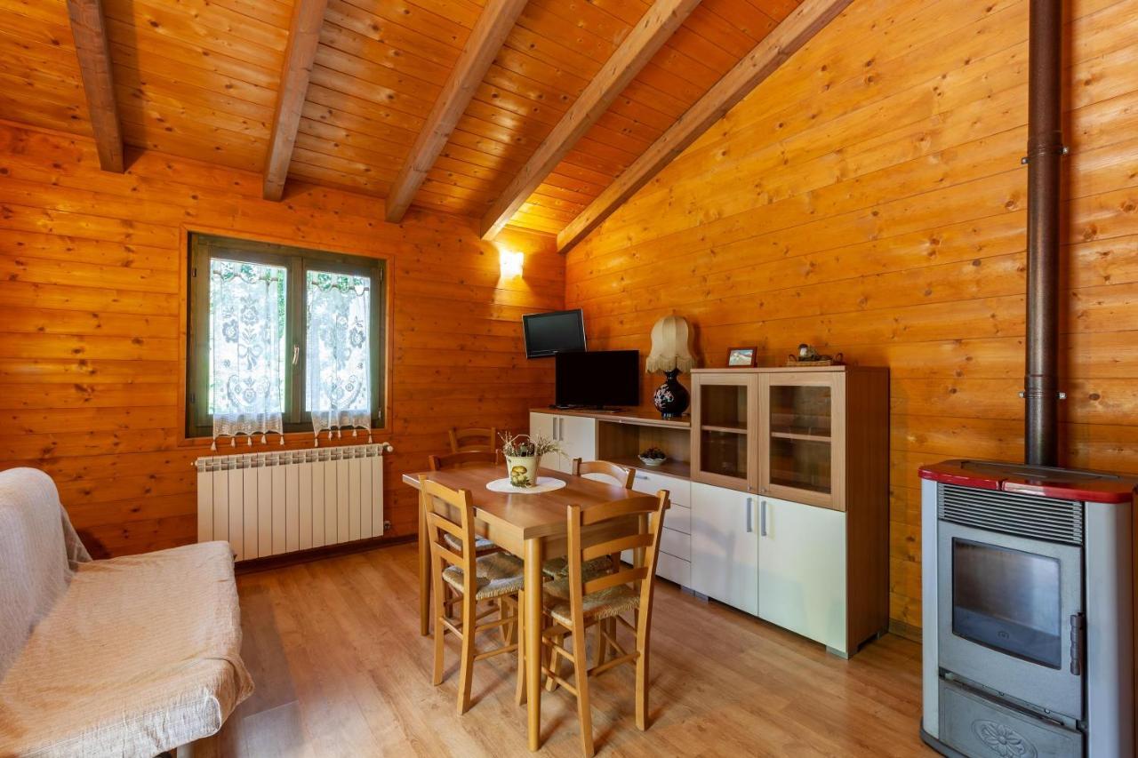 Villaggio Anemone Chalet Fragolina Capanne di Sillano Luaran gambar
