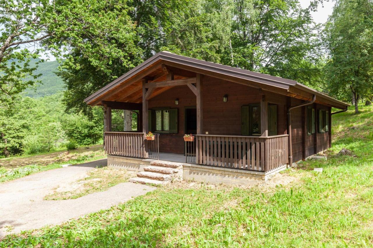 Villaggio Anemone Chalet Fragolina Capanne di Sillano Luaran gambar
