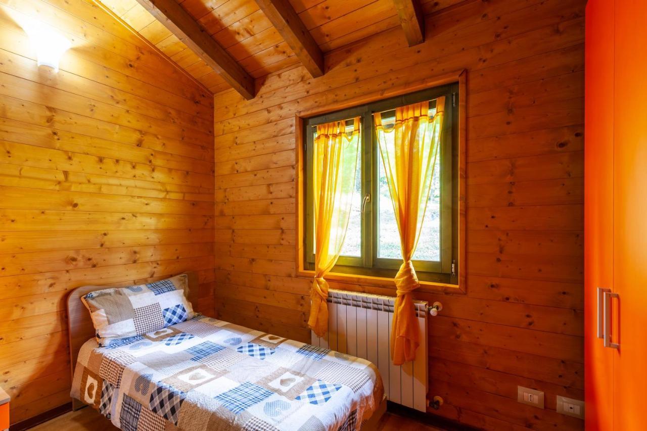Villaggio Anemone Chalet Fragolina Capanne di Sillano Luaran gambar